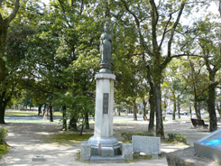 Merciful Goddess of Peace (Nakajima Hon-machi Townspeople Monument) 
